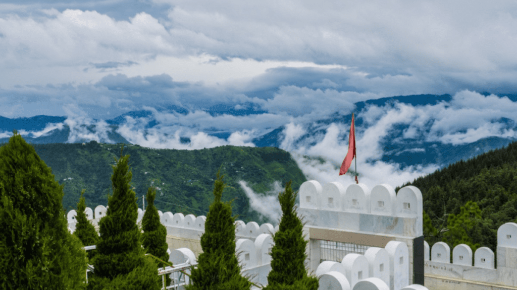 प्राकृतिक सौंदर्य और रोमांच