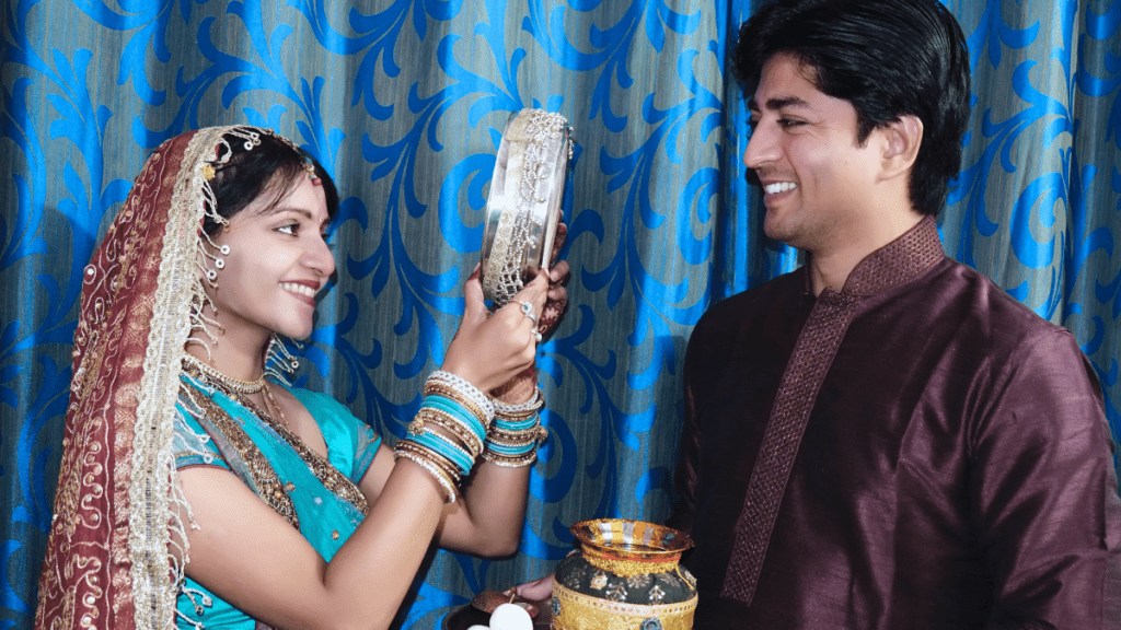 Karwa Chauth 2025: कार्तिक के महीने में कब किया जाएगा करवा चौथ का व्रत अभी नोट करें डेट