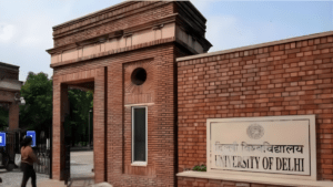 दिल्ली यूनिवर्सिटी में नौकरी के बदले 50 लाख? भर्ती प्रक्रिया पर उठ रहे सवालों की पूरी कहानी