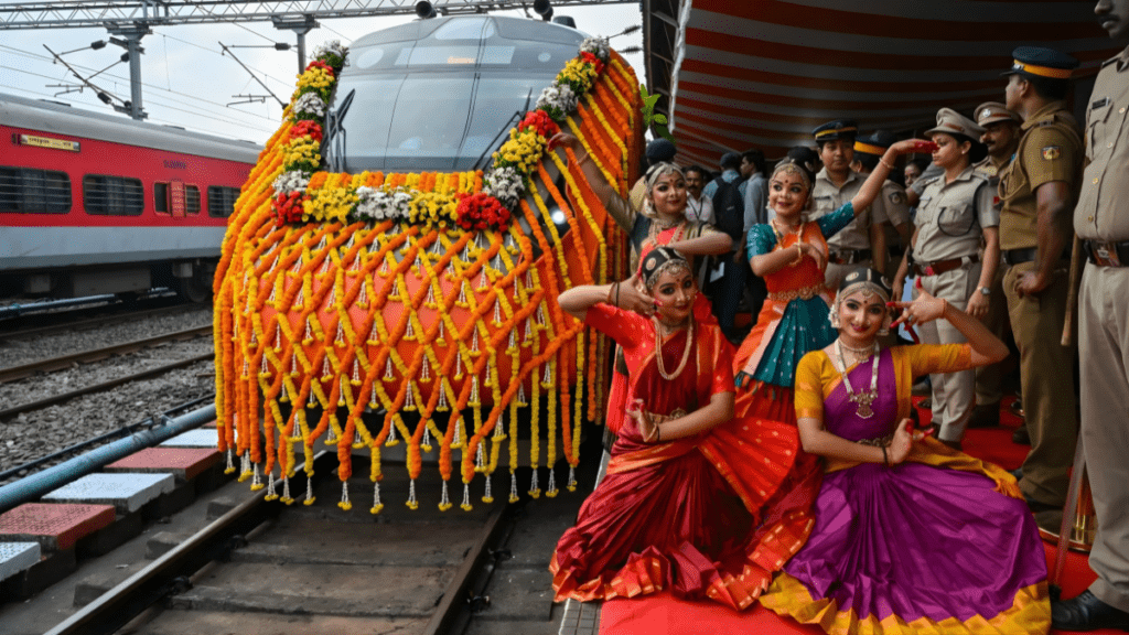 वंदे भारत लॉन्च