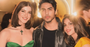 आर्यन खान का सार्वजनिक कार्यक्रम के दौरान लिया गया चित्र